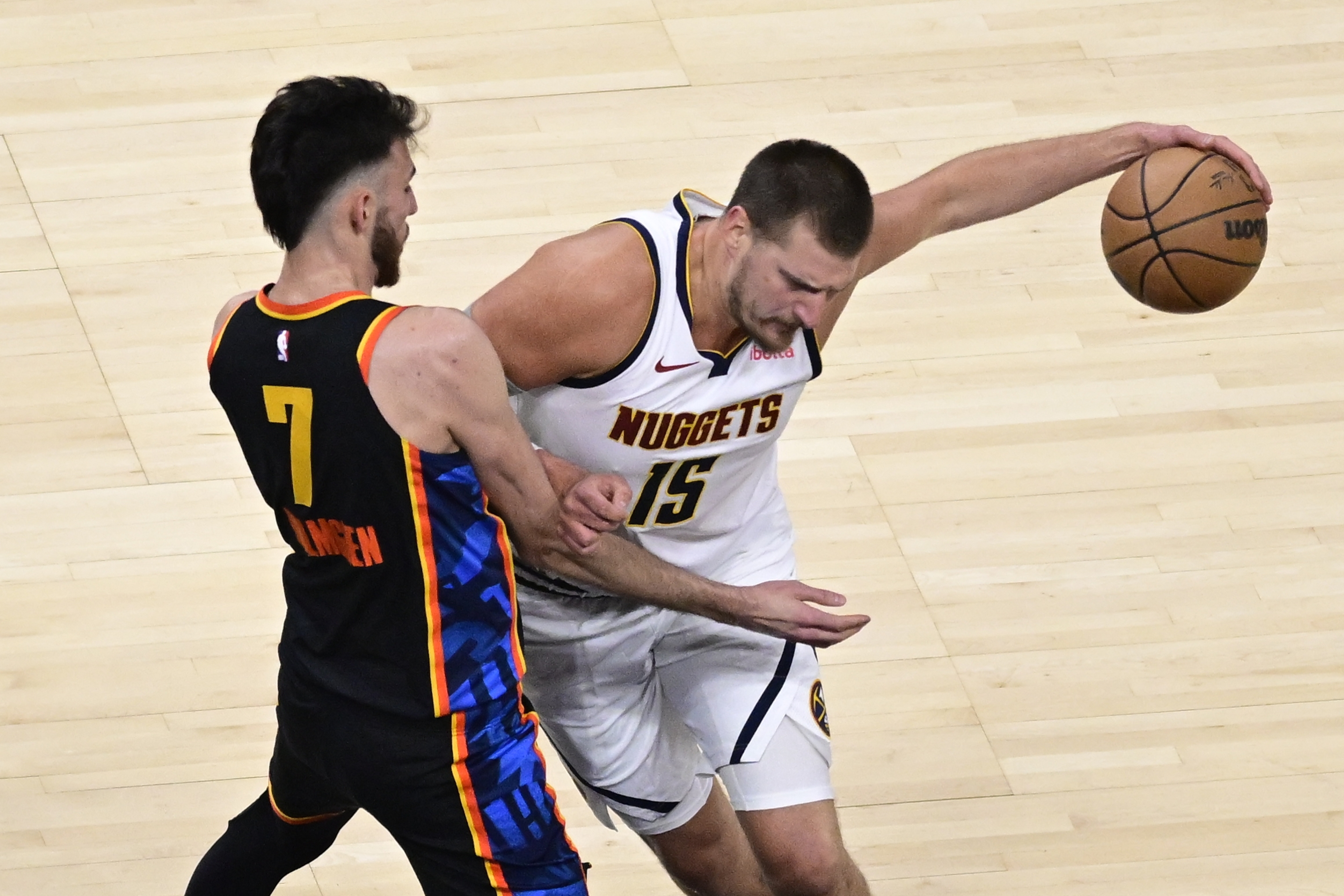 NBA名宿巴克利为约基奇鸣不平 掘金魔鬼赛程拖累MVP表现